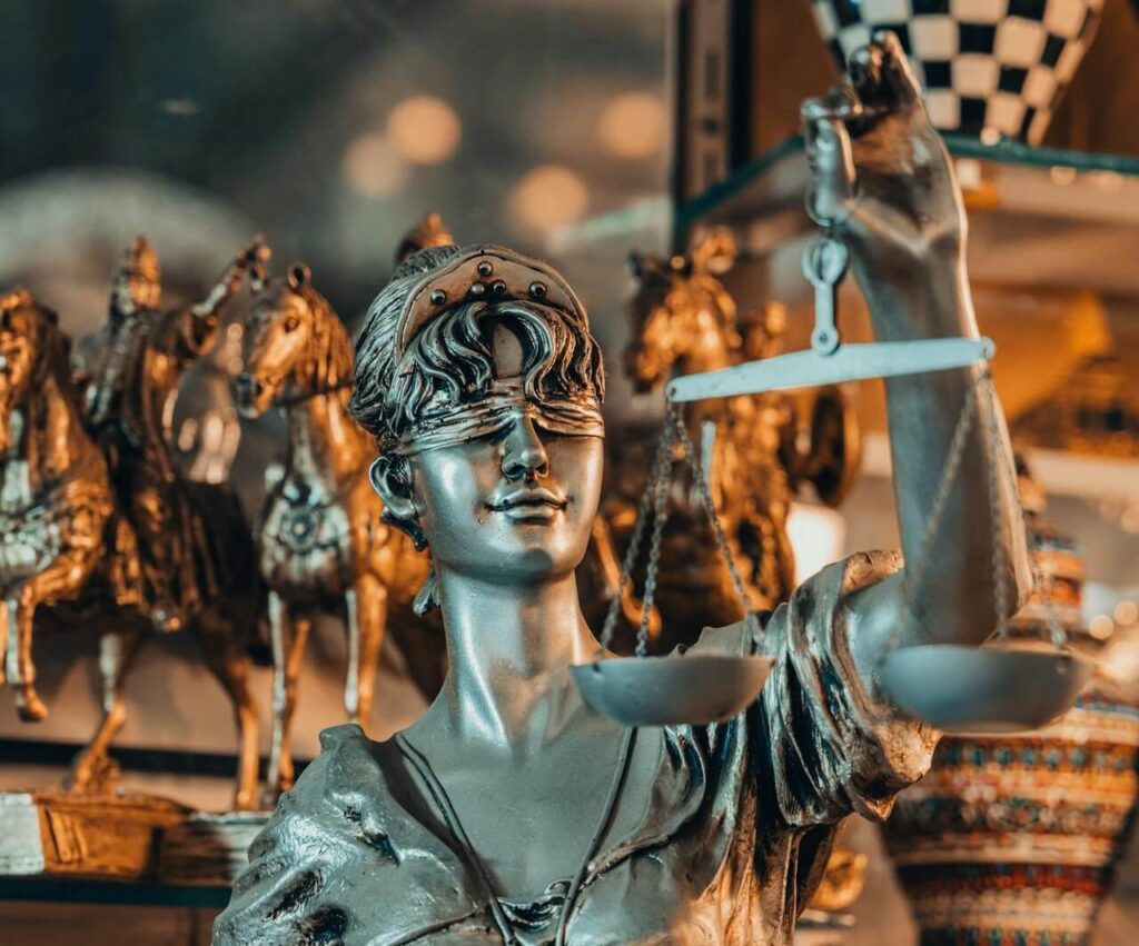 A jó döntés szimbóluma – mérleg és választás helyzete a döntéshozatal pszichológiájában